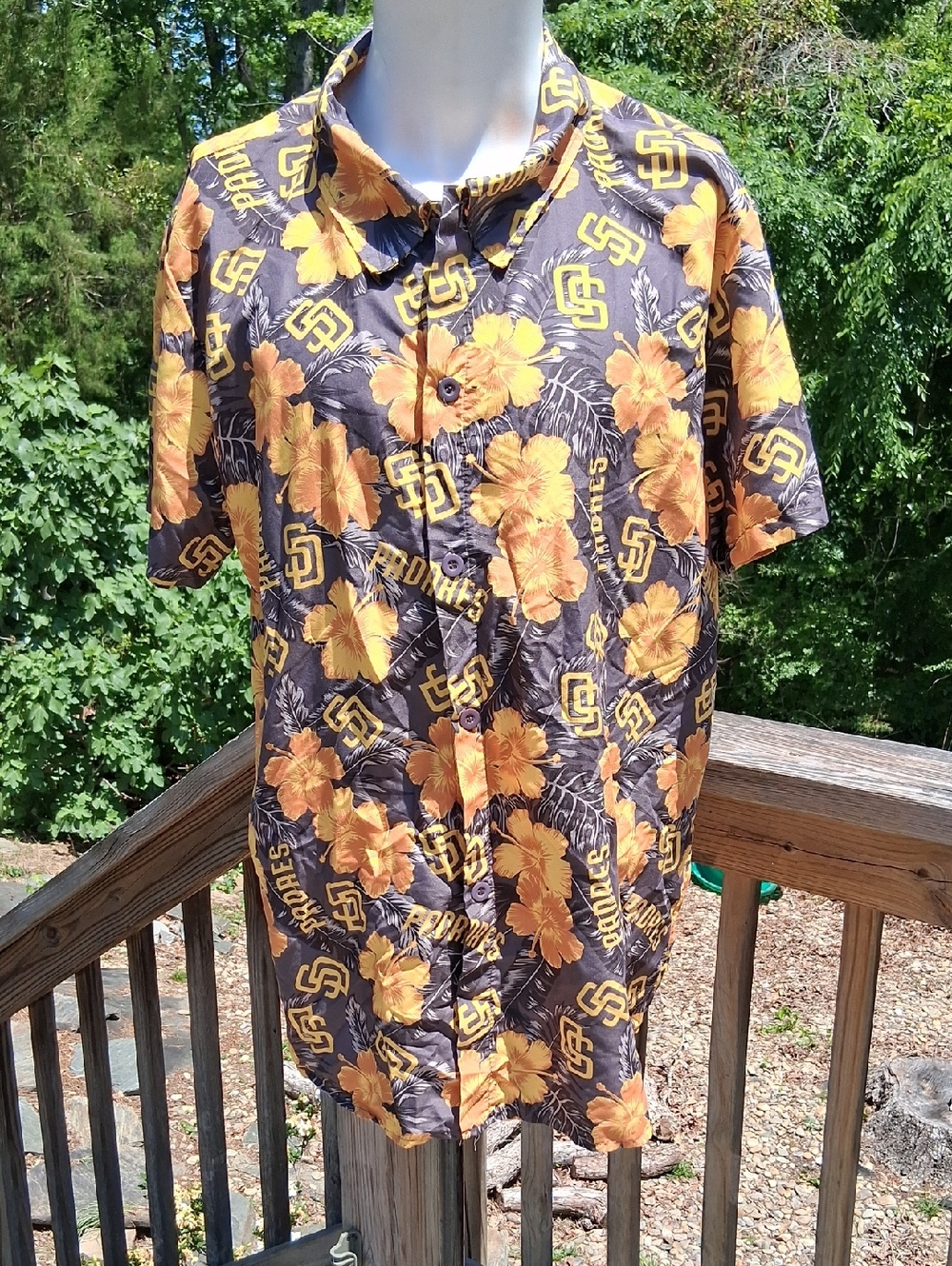 BDA Sports San Diego Padres Yellow Floral Short-Sleeve Button Shirt, XL, MLB